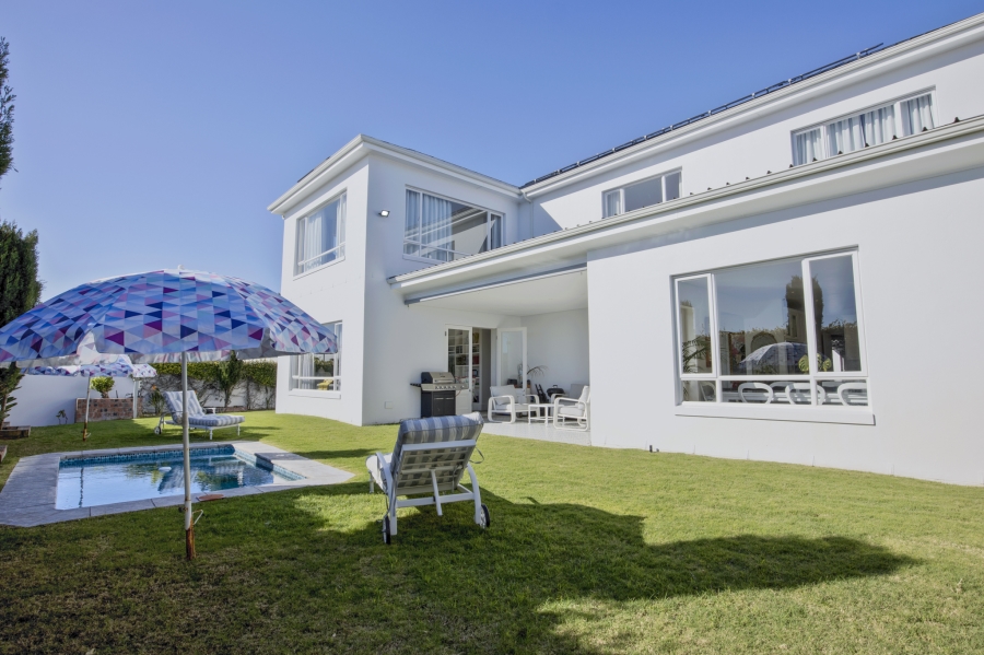 To Let 3 Bedroom Property for Rent in Sunset Beach Western Cape